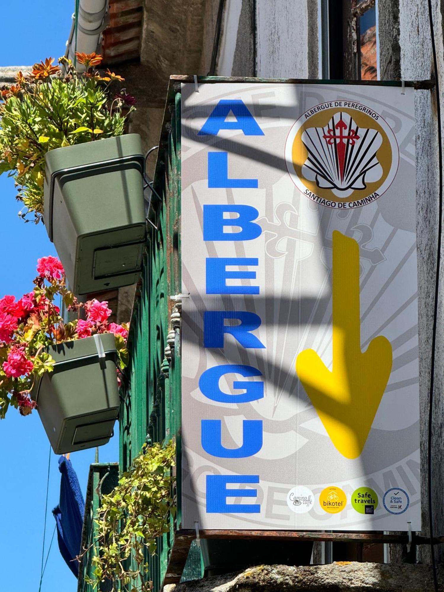 Albergue Santiago De カミーニャ エクステリア 写真